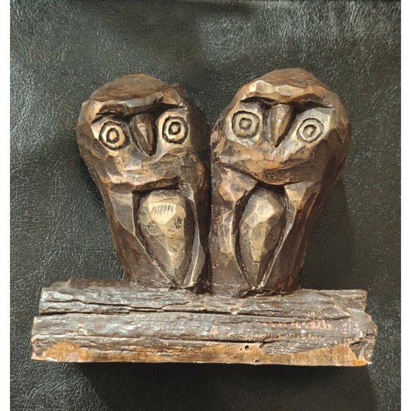 Vtg Rustic Couple of Art Owls On A Log By Yincent Hand Painted Plaster Metallic - Picture 1 of 9
